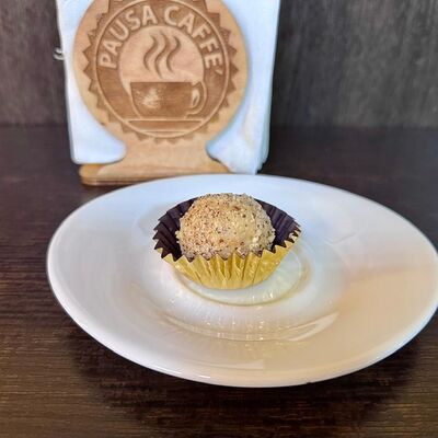 Трюфель-тирамису с фундуком в Pausa Caffe по цене 170 ₽