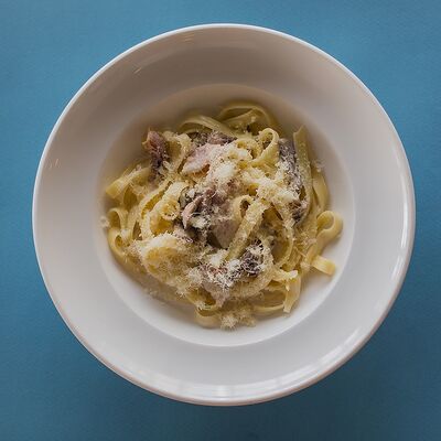 Паста с беконом и грибами в Паблик Бар по цене 399 ₽