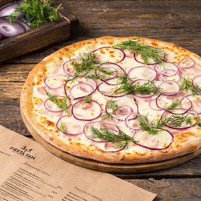 Пицца Деревенская 33 в Фиеста по цене 700 ₽
