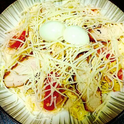 Салат Цезарьв Чайхана Рахат по цене 400 ₽