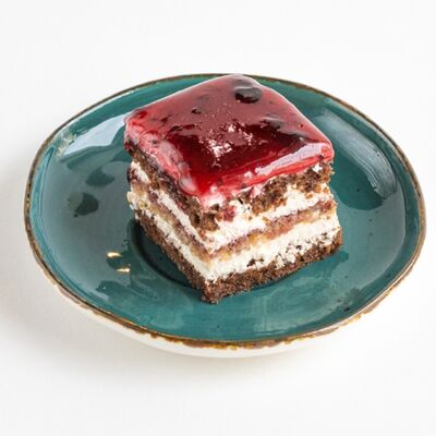 Пирожное сметанник со смородиной в Поль Бейкери по цене 195 ₽