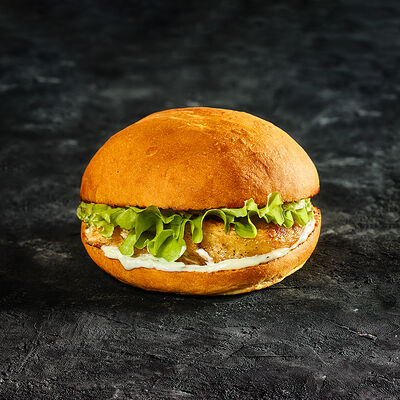 Цезарь бургер в Burger Club по цене 370 ₽