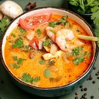 Том Ям с креветкой и кальмарами, с рисом в Аморе Пицца