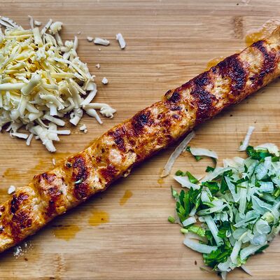 Кебаб куриный с сыром в Kebaboom по цене 500 ₽