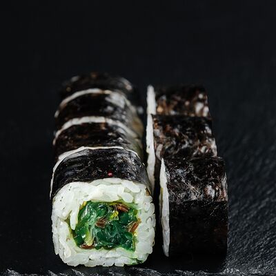 Маки с чукой в Суши скат по цене 250 ₽