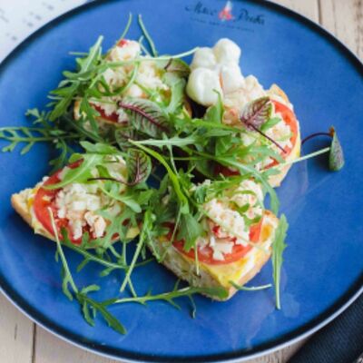 Брускетта с крабом и кокосовым молоком в Мясо & Рыба по цене 790