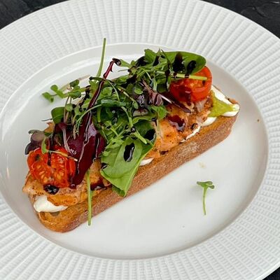 Брускетта с курицей в Berberry & ptichka по цене 650 ₽