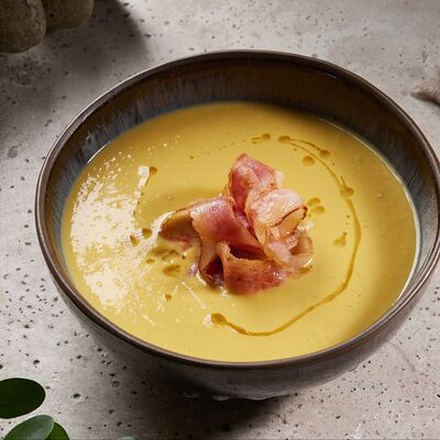 Суп Дал с жареным беконом в Паназия & Суши-рум по цене 350 ₽