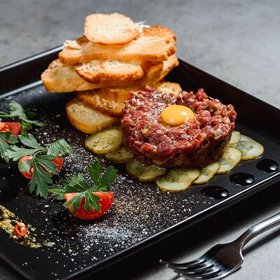 Тартар из говяжьей вырезки в Kotleta bar по цене 420 ₽