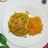 Ком Ранг - Жареный рис с морепродуктамив Pho Nem