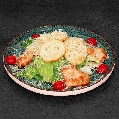 Цезарь с курицей салат в Чайхана Восток № 1 по цене 570 ₽