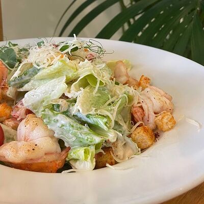 Цезарь с креветками в Nook Coffee по цене 950 ₽