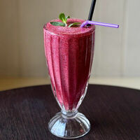 Смузи Ягодный в Mon Baton