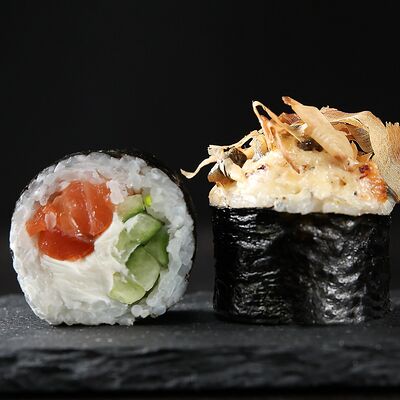 Мариока ролл запеченный в Loca Pizza по цене 990 ₽