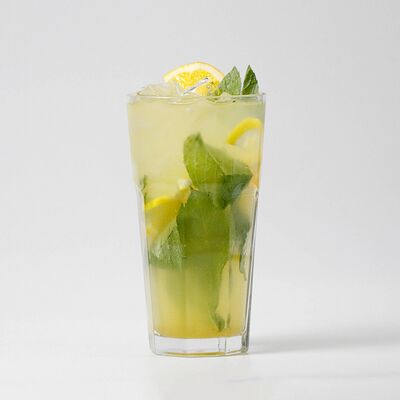 Лимонад Манго-ананас в Rabbit по цене 1890 ₸