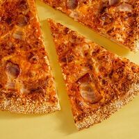 Сырная с беконом в Rocket Pizza