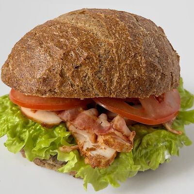 Бутер с курицей и бекономв Привет, Десерт! по цене 205 ₽