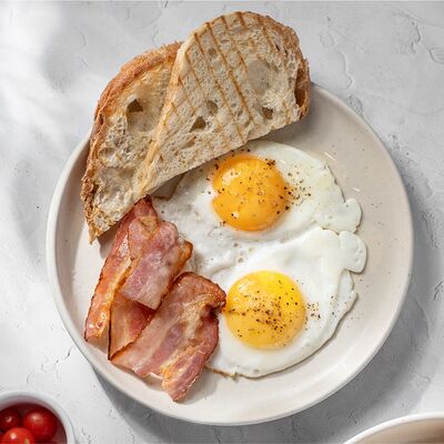 Глазунья с беконом в BEERMAN&Schlitz по цене 390 ₽