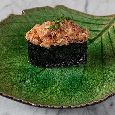 Спайси-суши гунканы Тунец в Dragon по цене 590 ₽