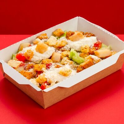 Салат Цезарь с курицей в Кофемашина по цене 550 ₽