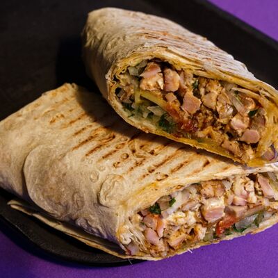 Шаурма со свининой (маленькая) в Bliss Food по цене 440 ₽