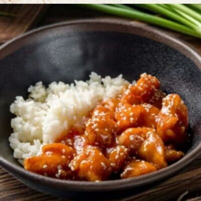 D7 Рис с кисло-сладкой курицейв Ван шифу по цене 598 ₽