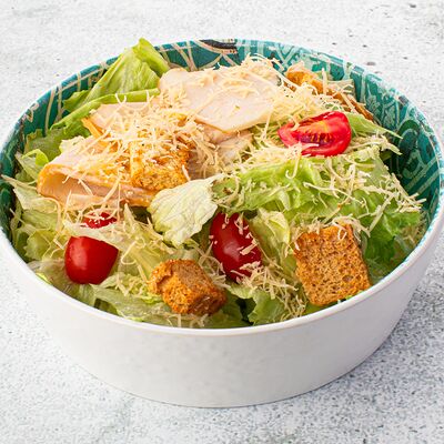 Цезарь с курицей в Тарелка по цене 305 ₽