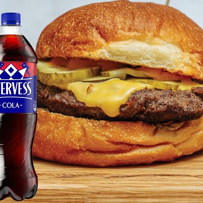 Комбо Бургер Ипотечный + Эвервесс в Lounge Trattoria Pizza Bar по цене 610 ₽