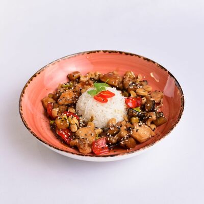 Куриное филе с овощами в Самое популярное кафе по цене 380