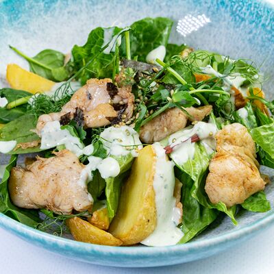 Салат с курочкой и картофелем в Кукси каби по цене 495 ₽