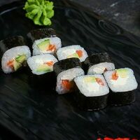 Саке Авокадо Чиз маки в Fast Япония Premium Sushi