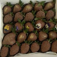 Клубника в шоколадев Allowberry