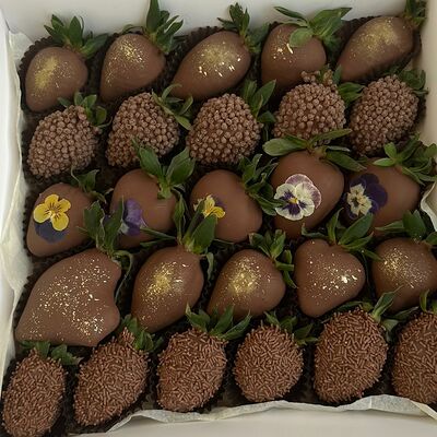 Клубника в шоколадев Allowberry по цене 6300 ₽