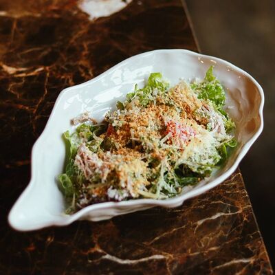 А-ля цезарь с уткой и пангритатойв Пинки Бандински по цене 28 р.