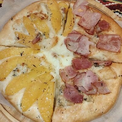 Хачапури с беконом и персиком в Мимино по цене 750 ₽
