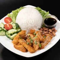 Ком Тхит Лен (рис со свининой) в Pho Viet