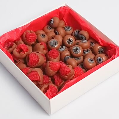 Ягоды в шоколаде Ягодный Микс в Клубника в шоколаде VeryBerryLab по цене 4890 ₽