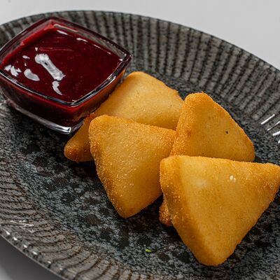 Сулугуни жареныйв Миндаль по цене 468 ₽