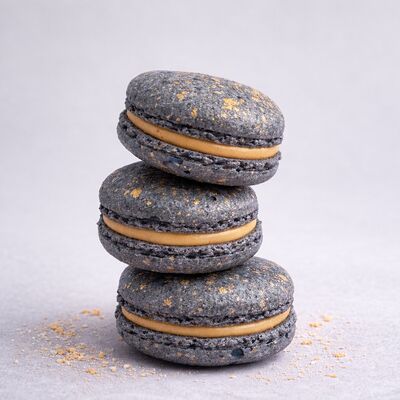 Макарон Соленая карамель в Lo-Fi Coffee по цене 135 ₽