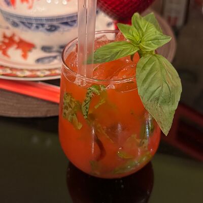 Лимонад Клубника с базиликом в Китайская грамота по цене 1800 ₽