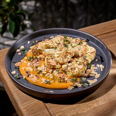 Стейк из цветной капусты в Мунк по цене 950 ₽