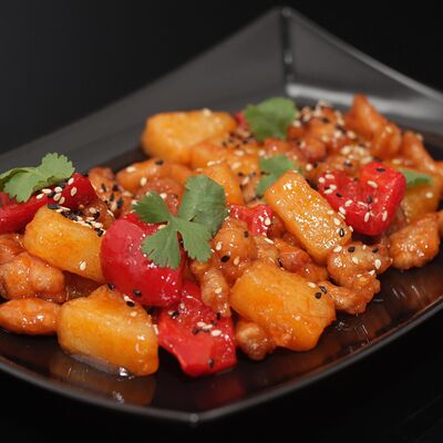 Свинина с ананасами в Лапшичная №1 по цене 560 ₽