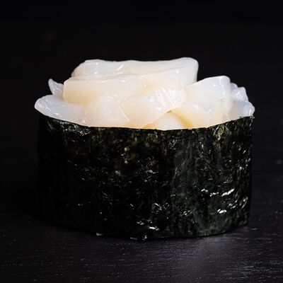 Острый гункан с гребешком в Ньокки по цене 195 ₽