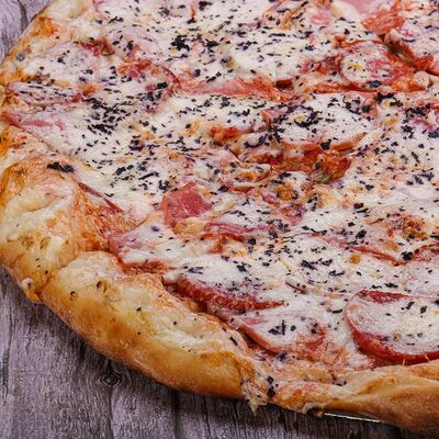 Пицца Ветчина и Салями 38 см в Гурман по цене 1560 ₽