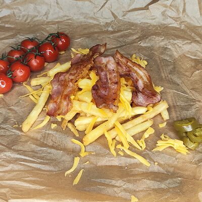 Фри с беконом и сыром чеддер в Биг Хот-дог по цене 330 ₽