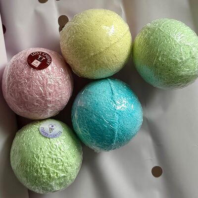 Бомбочка для ванны в Lipatik sweets по цене 190 ₽