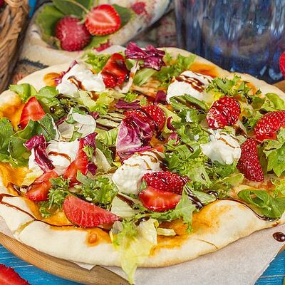 Ламаджо с брынзой и клубникой в Мушмула по цене 359