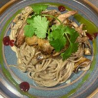 Гречневая лапша с томленой уткой и грибами в Русский паб