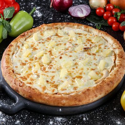 Пицца Ананас и курица 22 см в Loca Pizza по цене 630 ₽