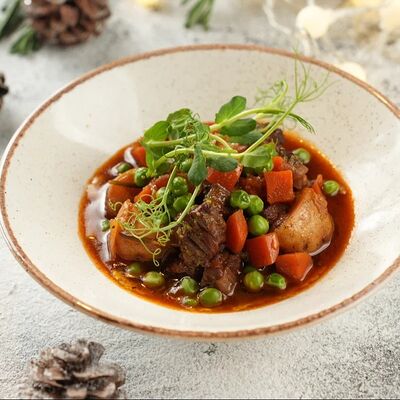 Рагу из мраморной говядины, томлёное в демиглас в Pitnica по цене 725 ₽